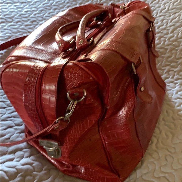 Victories Secret red weekend bag - Picture 2 of 5